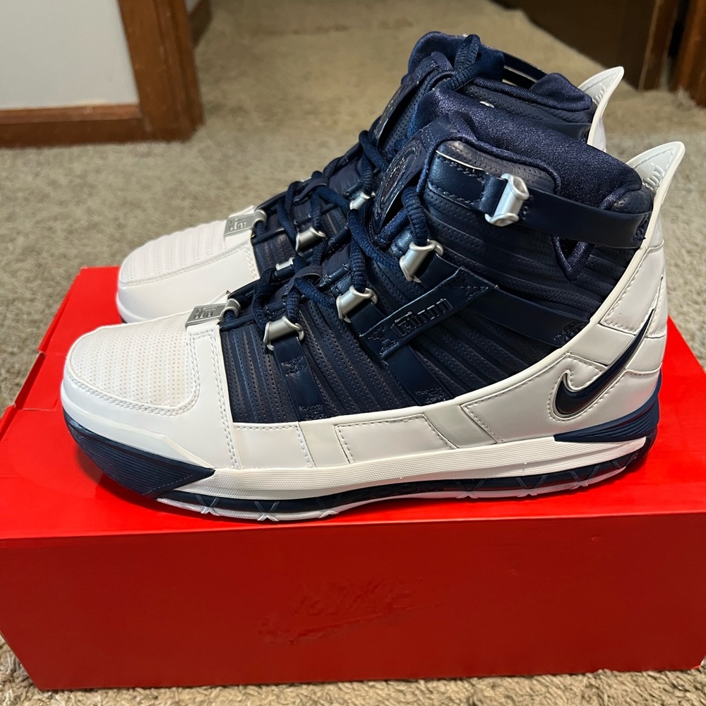 Lebron III 8.5 Midnight Navy/White
